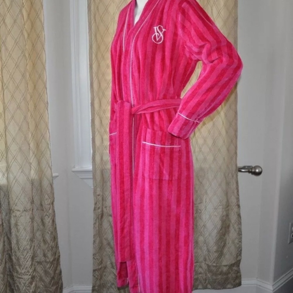 Wanted!! Victoria’s secret’s Robe